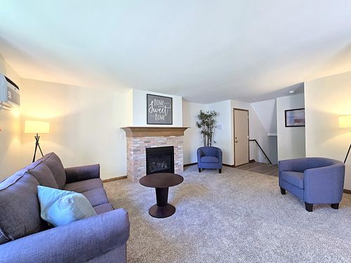 8747 N 72nd St, Milwaukee, WI, 53223-2733 | Card Image