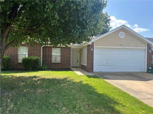 1370 S Jasmine Ln, Fayetteville, AR, 72704-7709 | Card Image