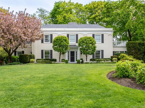 140 Remington Rd, Manhasset, NY, 11030-2727 | Card Image