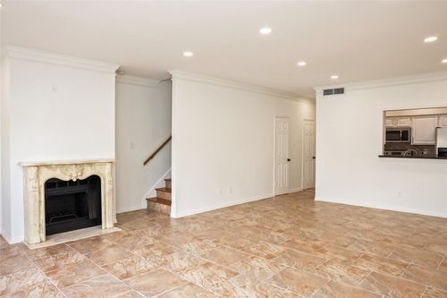 290 Wilcrest Dr, Houston, TX, 77042-1008 | Card Image