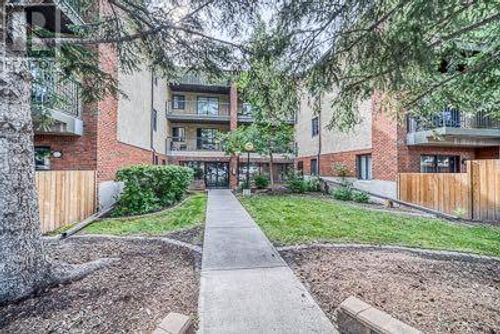 1919 36 St Sw, Calgary, AB, T3E2Y8 | Card Image
