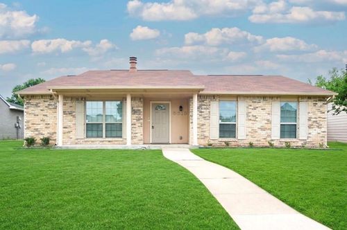 5613 Truitt St, The Colony, TX, 75056-1451 | Card Image