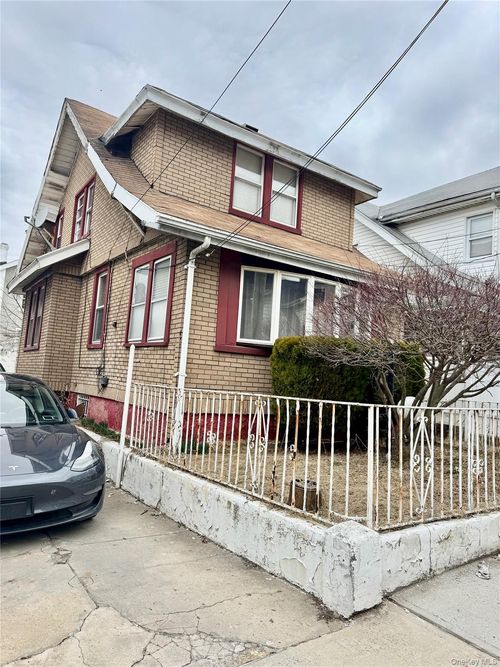 4 Highland Ct, Far Rockaway, NY, 11691-2719 | Card Image