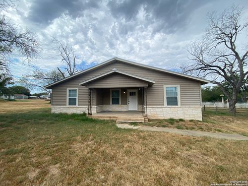 576 School Dr, Poteet, TX, 78065-4172 | Card Image
