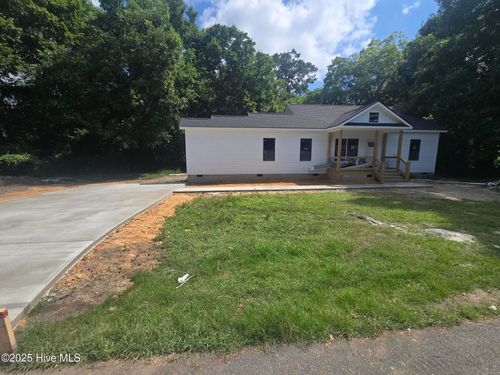 110 E Bridges St, Battleboro, NC, 27809-8740 | Card Image