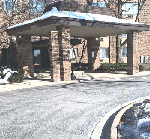 apt-112-1880 Bonnie Ln, Hoffman Estates, IL, 60169-1049 | Card Image