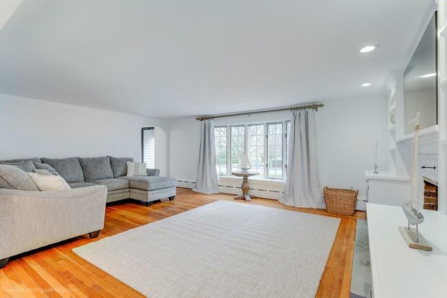 569 Turner Rd, Home with 4 bedrooms, 3 bathrooms and 6 parking in Middletown RI | Image 10