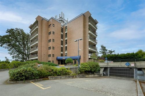 201-4030 Quadra St, Saanich, BC, V8X1K2 | Card Image