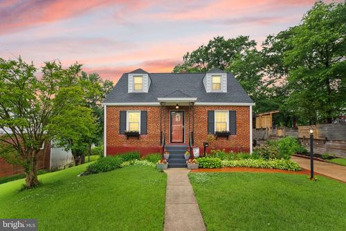 4010 74th Pl, HYATTSVILLE, MD, 20784-2304 | Card Image