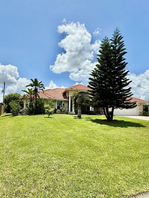 2810 Se Tate Ave, Port St. Lucie, FL, 34984-8936 | Card Image