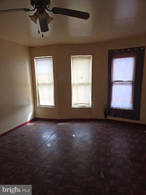 2020 Hollins St, BALTIMORE, MD, 21223-2211 | Card Image