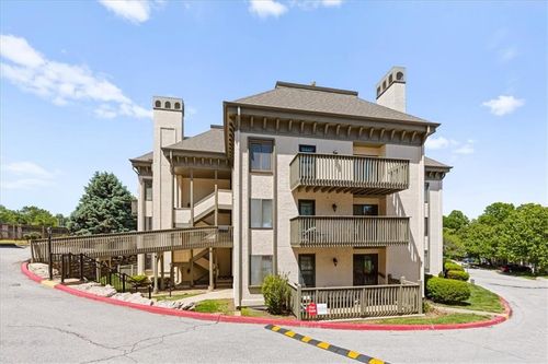 k-301 E Partridge Ave, Independence, MO, 64055-1477 | Card Image
