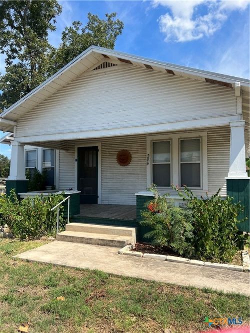 284 Wright Ave, New Braunfels, TX, 78130-3758 | Card Image