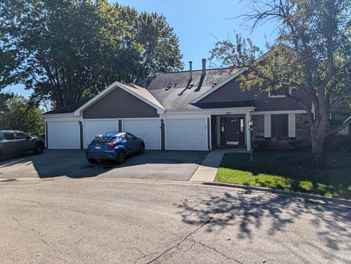 b2-103 Marble Hill Ct, Schaumburg, IL, 60193-1863 | Card Image