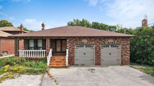 9747 Bathurst St, Richmond Hill, ON, L4C3X5 | Card Image