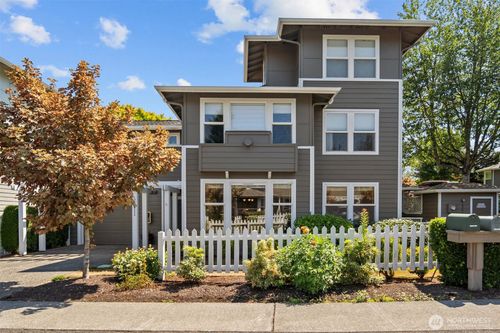 1409-22511 Se 37th Ter, Issaquah, WA, 98029-6293 | Card Image