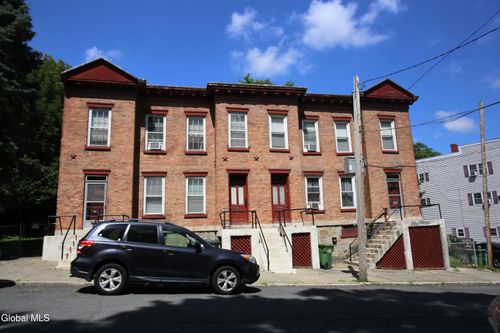 31 Willow St, Cohoes, NY, 12047-2523 | Card Image