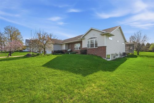 6500 White Gate Ct, Marion, IA, 52302-9391 | Card Image