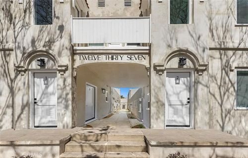 8-1237 E 1st, Long Beach, CA, 90802 | Card Image