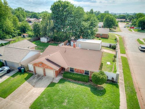 4505 Royal Oak Dr, Oklahoma City, OK, 73135-2058 | Card Image