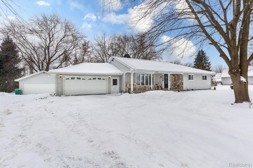 20500 Armada Ridge Rd, Armada, MI, 48005-4227 | Card Image