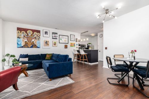 24 W Russell Street, Columbus, OH, 43215 | Card Image