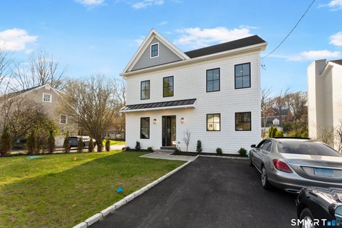 32 Hale St, Westport, CT, 06880-5136 | Card Image