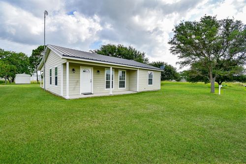 880 Swallow Dr, Palacios, TX, 77465 | Card Image