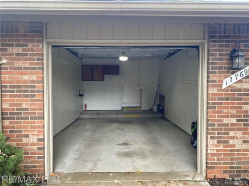17769 Edloytom Way, Clinton Township, MI, 48038-6830 | Card Image