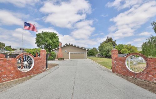 2017 Gypsy Ave, San Martin, CA, 95046 | Card Image