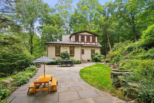 9 Campfire Rd, Chappaqua, NY, 10514-2405 | Card Image