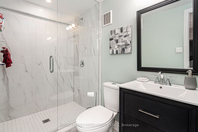 750 Pascoe Crt, House other with 5 bedrooms, 5 bathrooms and 6 parking in Oshawa ON | Image 38