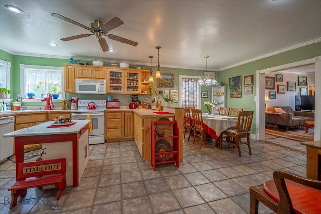 207 2 Nd St E, House other with 3 bedrooms, 3 bathrooms and null parking in Clyde Park MT | Image 20