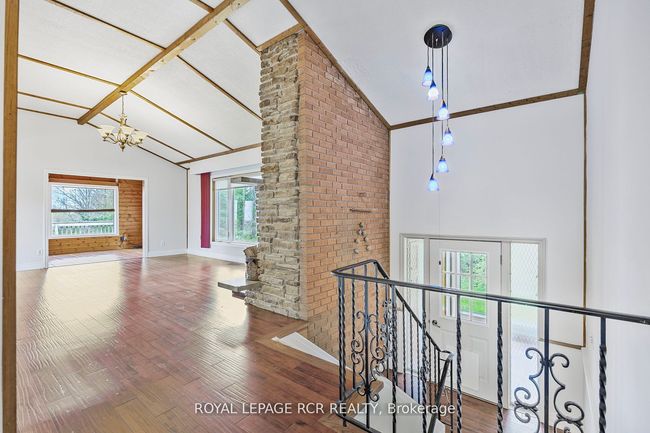 487072 30 Sideroad, House other with 3 bedrooms, 2 bathrooms and 10 parking in Mono ON | Image 6