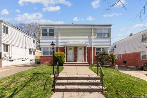 67-27 211th St, Oakland Gardens, NY, 11364-2505 | Card Image