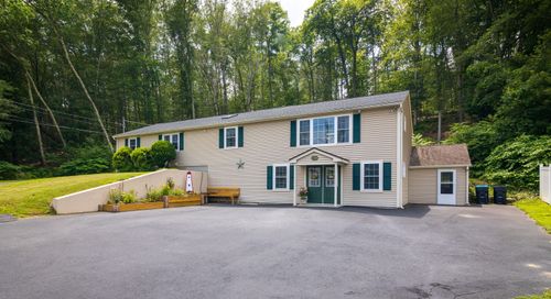 213 Pomfret St, Putnam, CT, 06260-1835 | Card Image