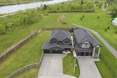 374 Viger Dr, Welland, ON, L3B0E2 | Card Image