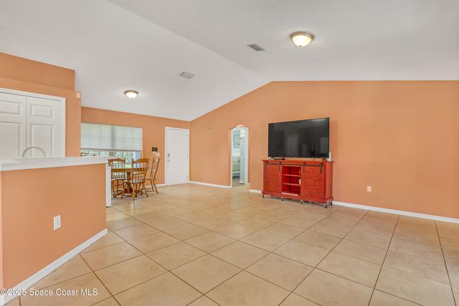 938 Jettie St Ne, House other with 3 bedrooms, 2 bathrooms and null parking in Palm Bay FL | Image 17
