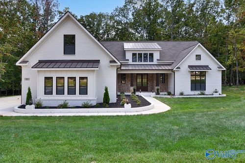 25 Bluff Creek Cir Se, Huntsville, AL, 35803-1990 | Card Image