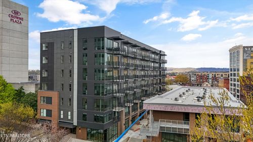 414-327 W Summit Hill Dr, Knoxville, TN, 37902-2358 | Card Image