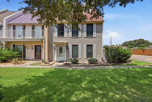 2302 Knickerbocker, Nederland, TX, 77627 | Card Image