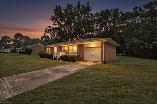 5125 Owens Ln, Smithfield, VA, 23430-4029 | Card Image