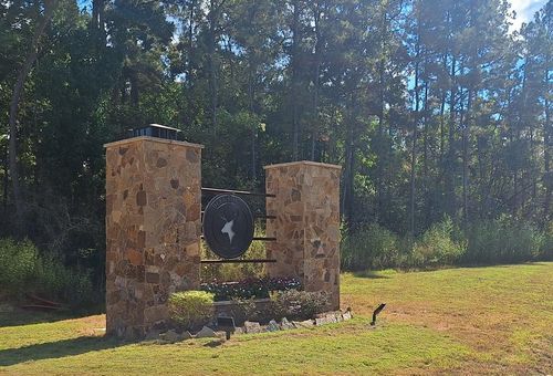 137 Iron Horse Rd, Willis, TX, 77378-3230 | Card Image