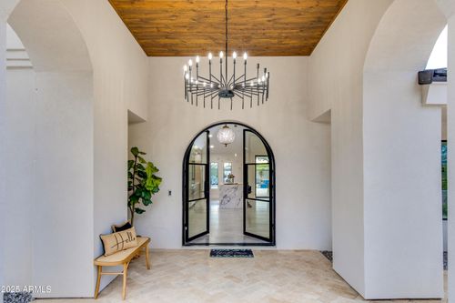 6403 E Gold Dust Ave, Paradise Valley, AZ, 85253-1334 | Card Image