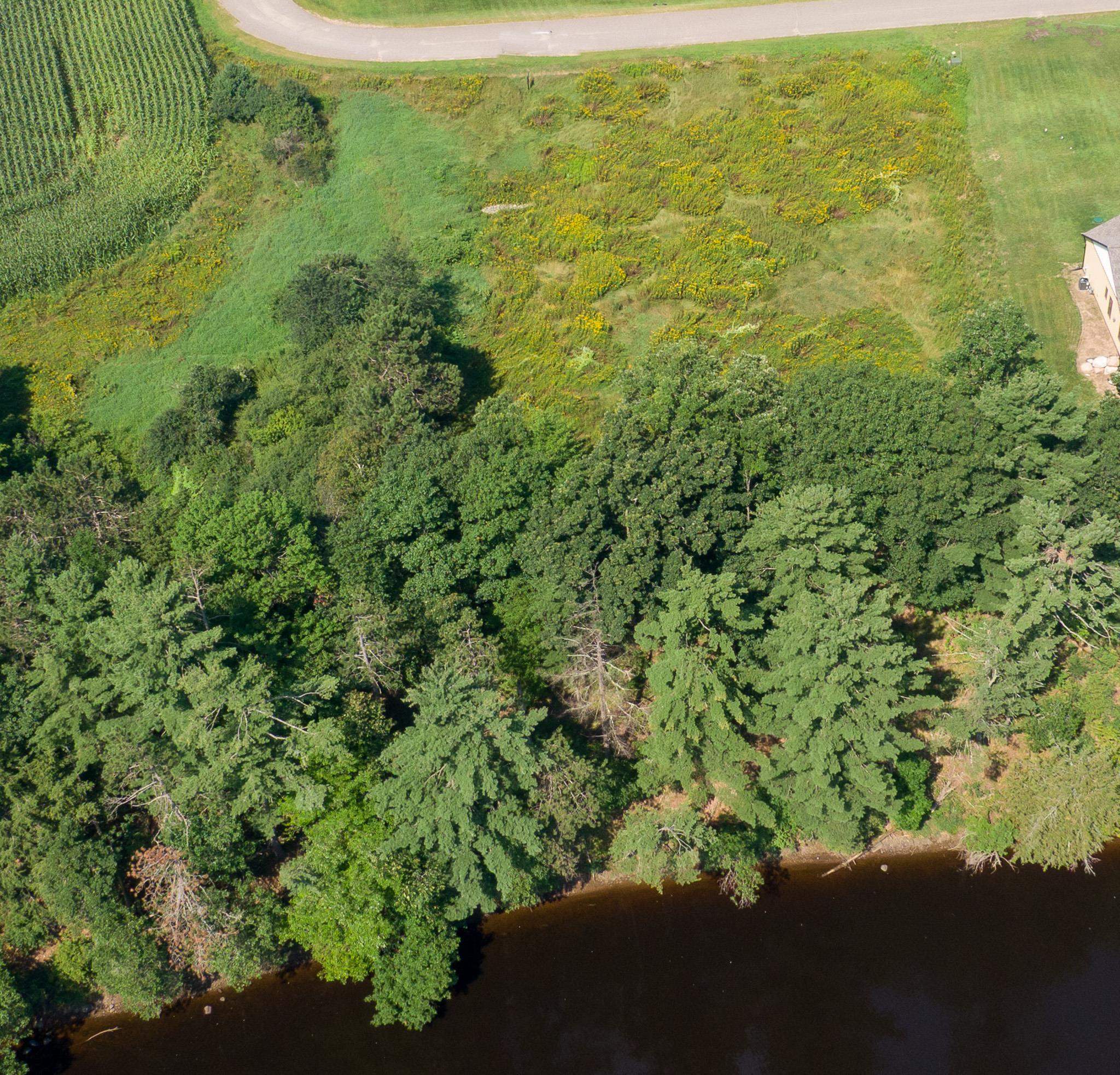 Land in Scott 4