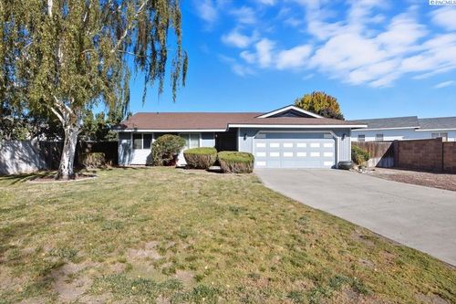 8608 W Imnaha Ave, Kennewick, WA, 99336-1031 | Card Image