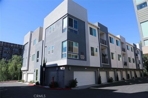 303-960 N Tangent Privado, Ontario, CA, 91764-8917 | Card Image