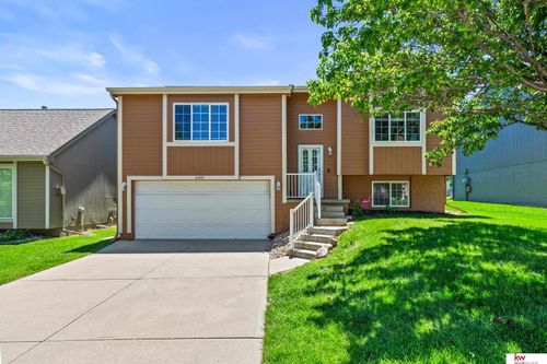 16083 Browne St, Omaha, NE, 68116-3246 | Card Image