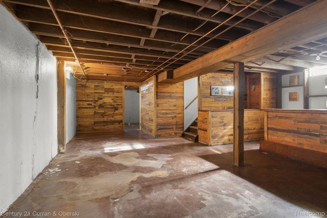 18949 Kenosha St, House other with 3 bedrooms, 2 bathrooms and null parking in Harper Woods MI | Image 15
