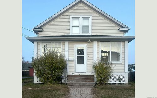 35 Hewey St, Waterbury, CT, 06708-4805 | Card Image